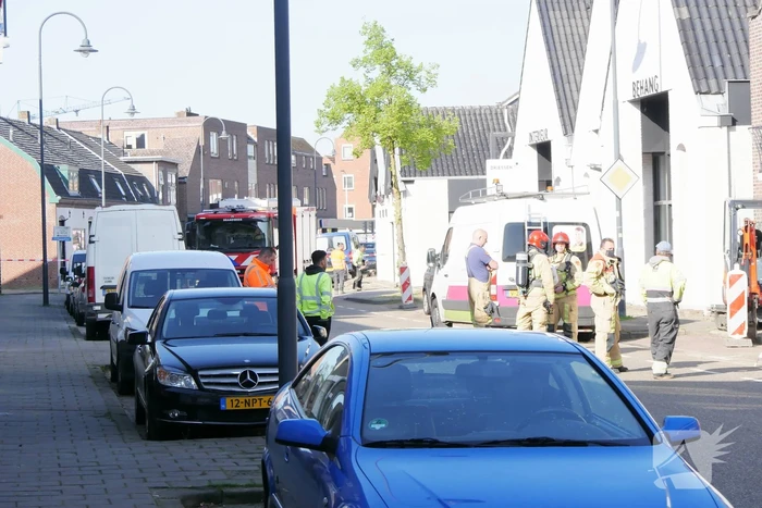 Straat afgesloten na lek in gasleiding