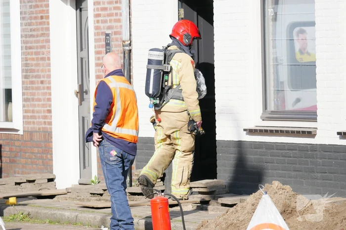 Straat afgesloten na lek in gasleiding