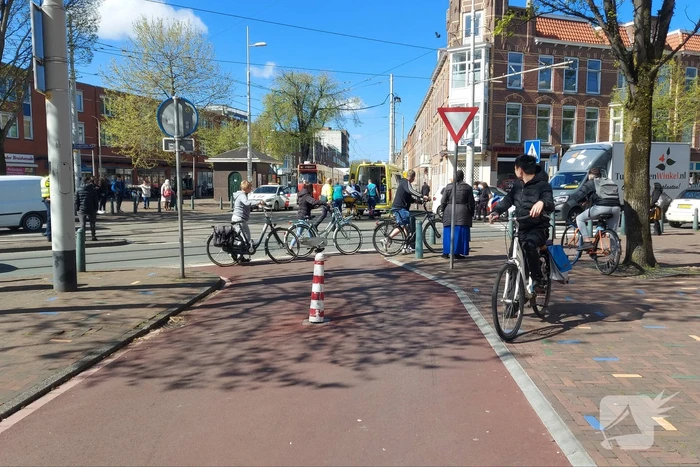 Fietser met gitaar gewond bij verkeersongeval