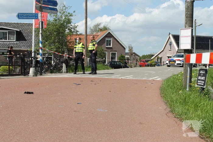 Brommerrijder zwaargewond bij verkeersongeval op kruising