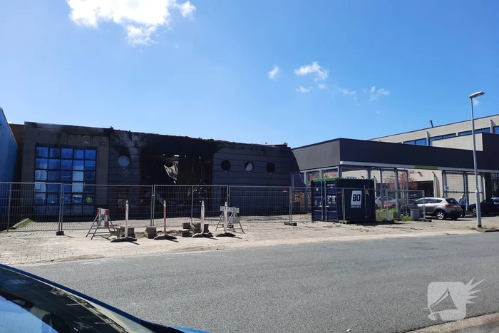 Schade grote brand garagebedrijf enorm