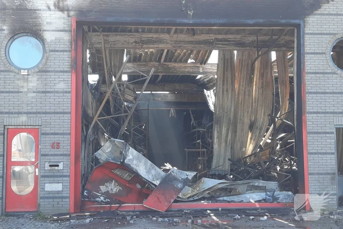 Schade grote brand garagebedrijf enorm