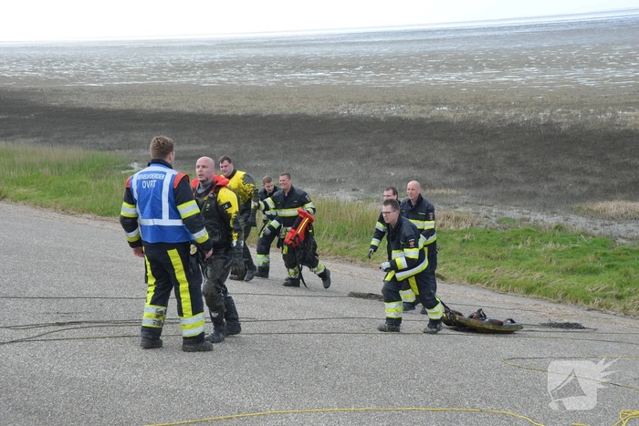 Reddingsactie voor ree in de problemen bij De Zwarte Haan