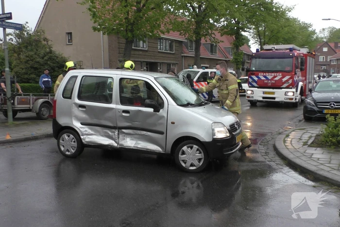 Flinke schade bij botsing op kruising