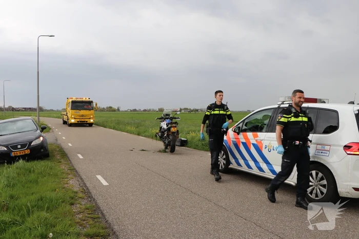 Motorrijder belandt in sloot