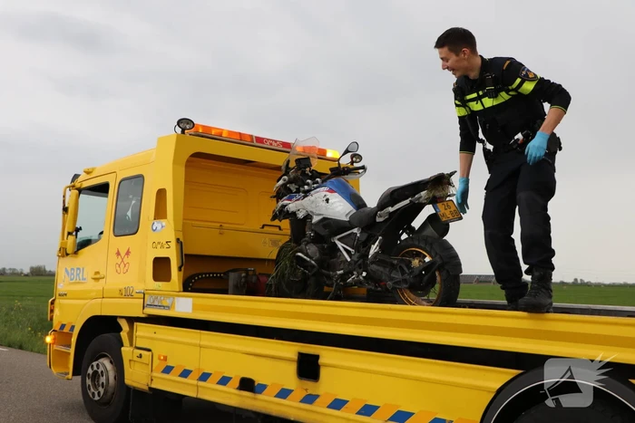 Motorrijder belandt in sloot
