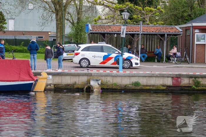 Scooter raakt te water bij ligplaats van watertaxi