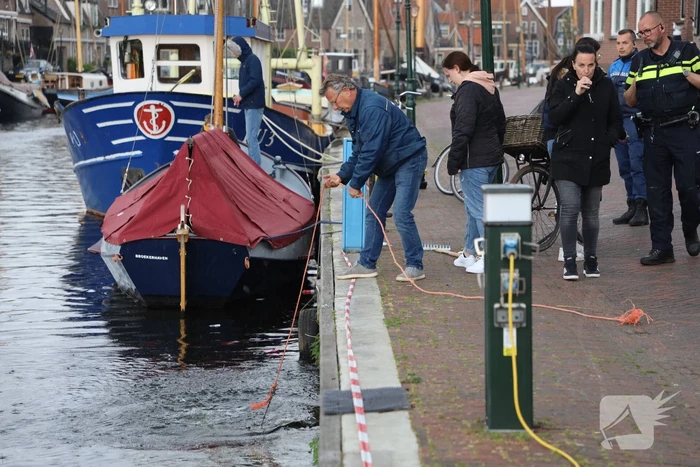 Scooter raakt te water bij ligplaats van watertaxi