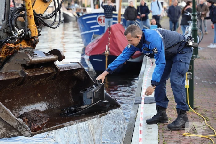 Scooter raakt te water bij ligplaats van watertaxi