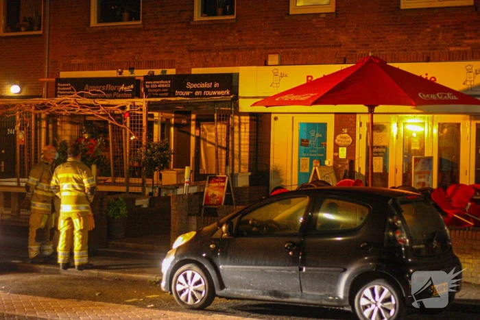 Brandweer doet onderzoek naar vreemde lucht in snackbar Bolletje van Polletje