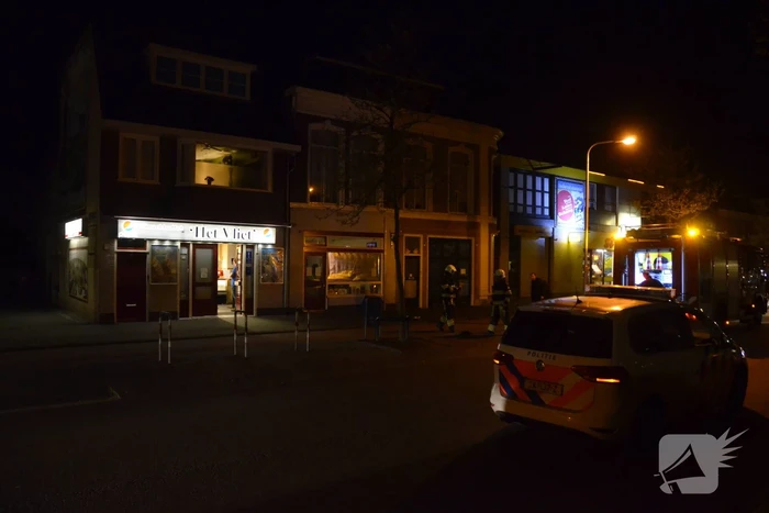 Brandende bakplaat in snackbar veroorzaakt schade