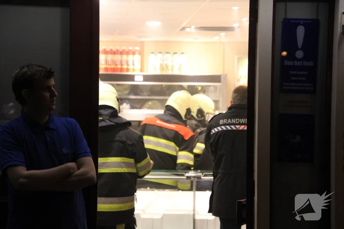 Brandende bakplaat in snackbar veroorzaakt schade