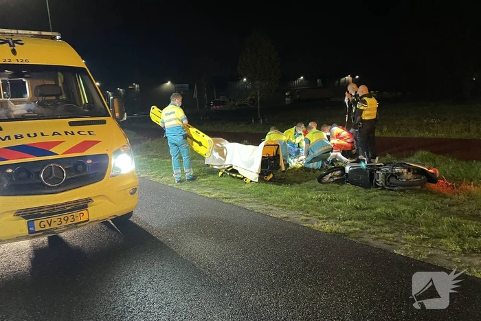 Scooterrijder ernstig gewond bij eenzijdig verkeersongeval