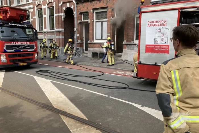 Veel rook door brand in kelder van woning