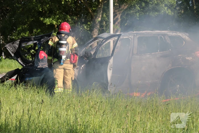 Auto volledig uitgebrand