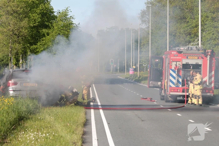 Auto volledig uitgebrand