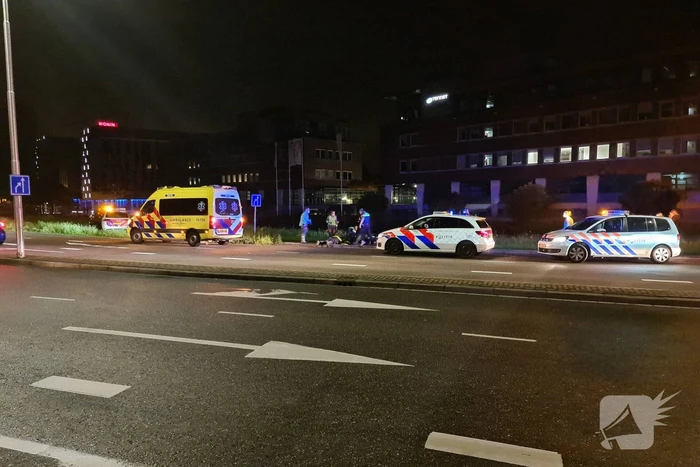 Twee scooterrijders gewond door frontale botsing