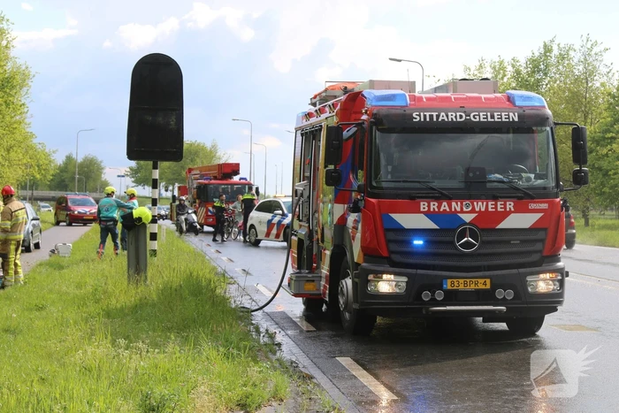 Bestuurder van Tesla verliest macht over het stuur
