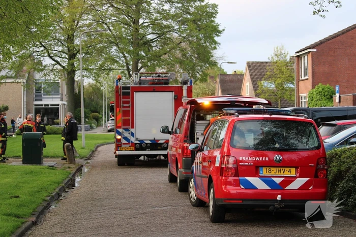 Brandweer doet onderzoek naar vreemde lucht bij meerdere woningen