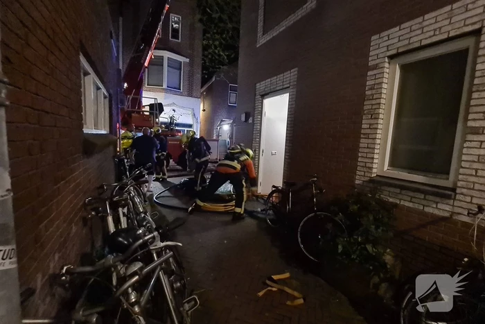 Veel rookontwikkeling bij brand in woning