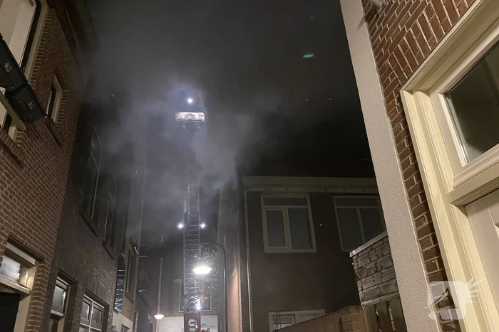 Veel rookontwikkeling bij brand in woning