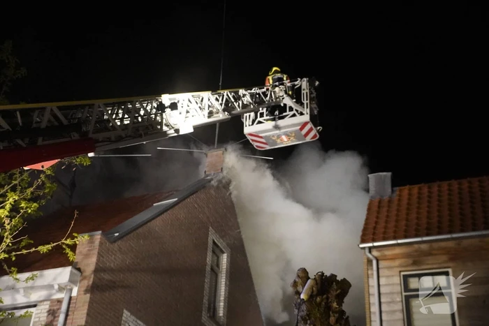 Veel rookontwikkeling bij brand in woning