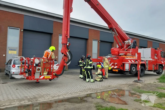 Onderzoek naar rook in loods