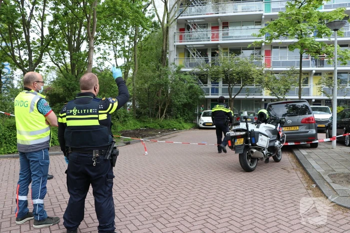 Persoon ernstig gewond na val van flat