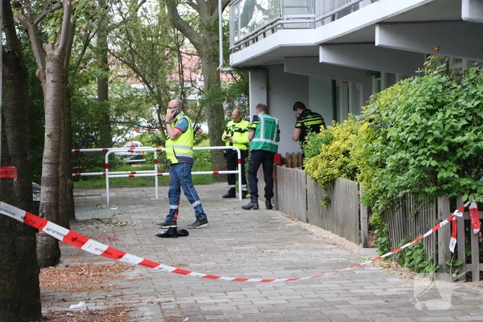 Persoon ernstig gewond na val van flat