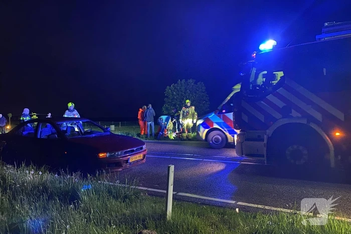 Auto te water, meerdere gewonden