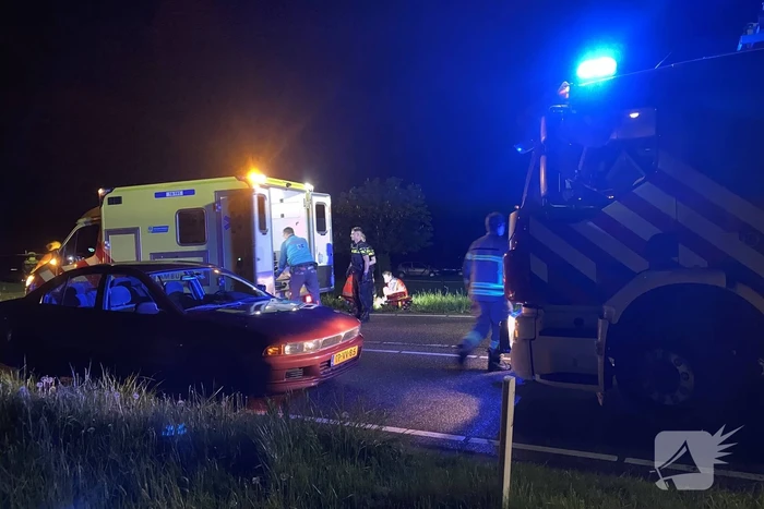Auto te water, meerdere gewonden