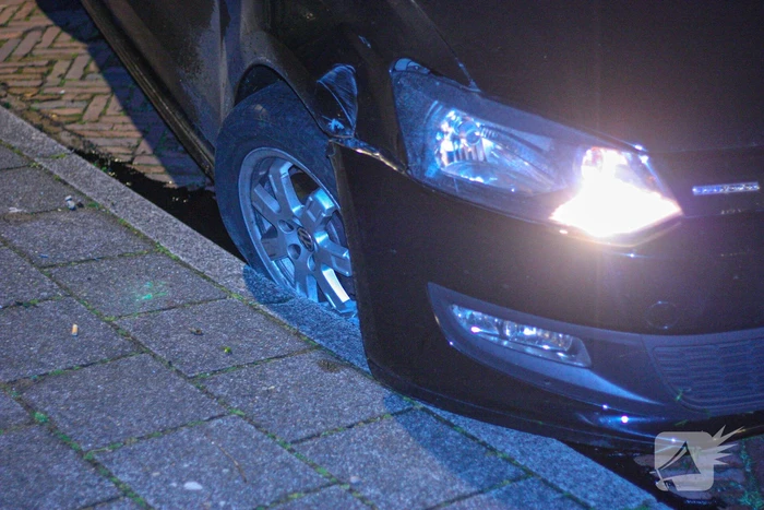 Personenauto gecrashed tijdens achtervolging