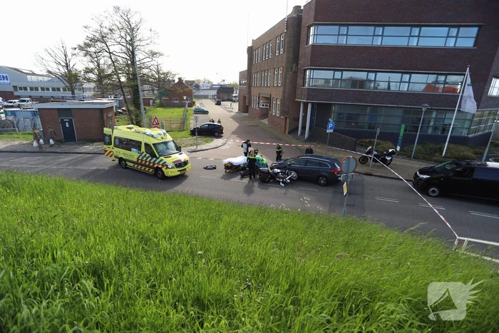 Ernstig ongeval tussen auto en motor