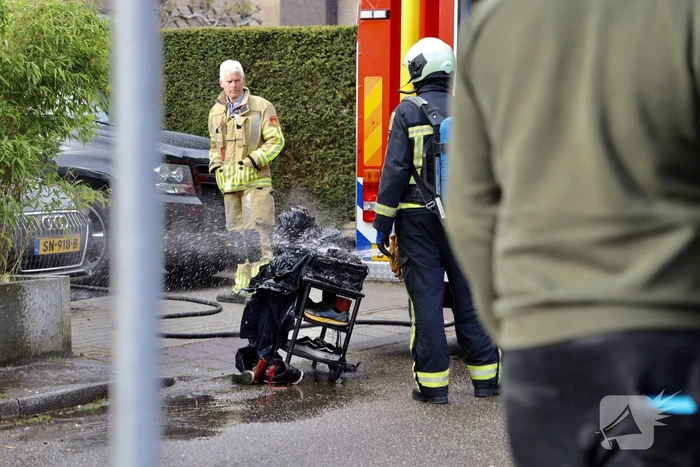 Accu vliegt in brand in garage