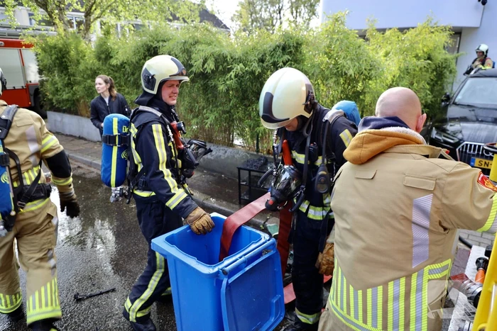 Accu vliegt in brand in garage