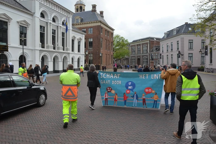 Actie en aanbieden petitie voor toekomst Zalen Schaaf