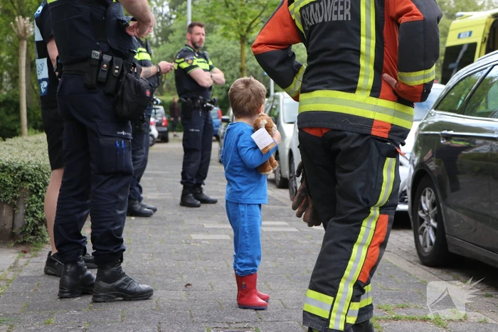 Persoon behandeld na brand in woning