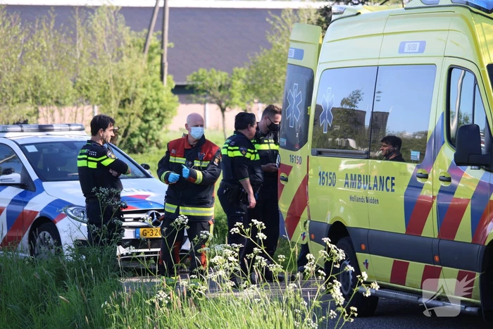 Wielrenner belandt in sloot na aanrijding