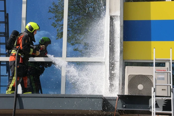 Brand in spouwmuur bij dakwerkzaamheden Toolstation