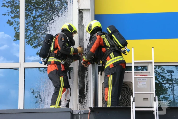 Brand in spouwmuur bij dakwerkzaamheden Toolstation
