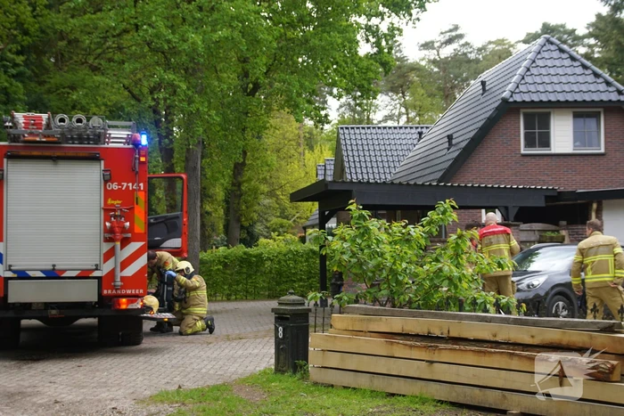 Kast in schuur vat vlam