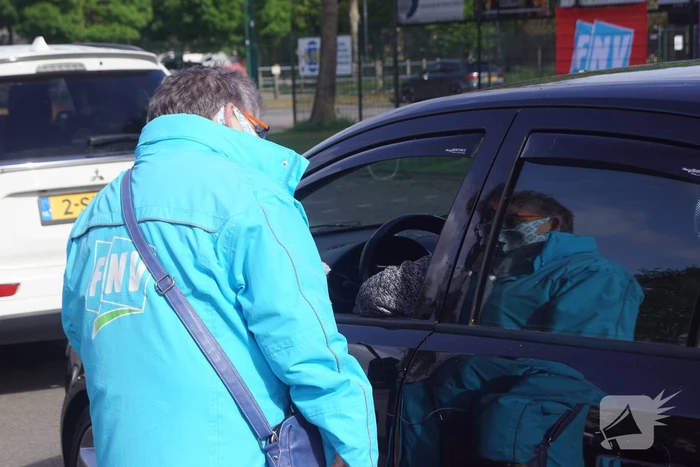 Medewerkers van metalektrobedrijven zijn opnieuw aan het staken