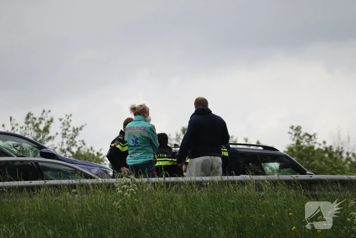 Kop-staartbotsing tussen meerdere voertuigen