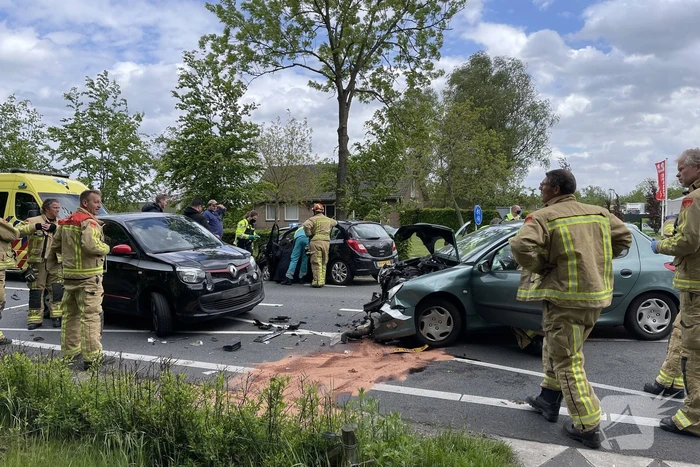 Meerdere gewonden bij flinke crash