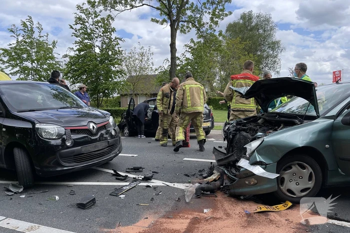 Meerdere gewonden bij flinke crash