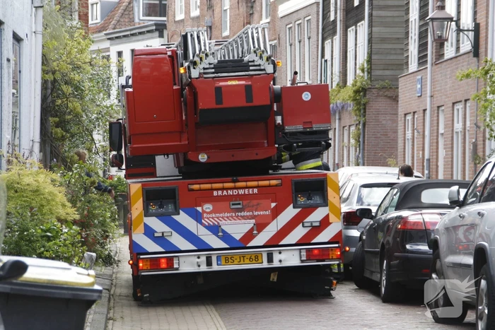 Dakbedekking waait los van pand