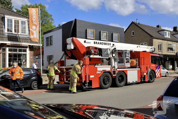 Dakrand komt los door harde wind