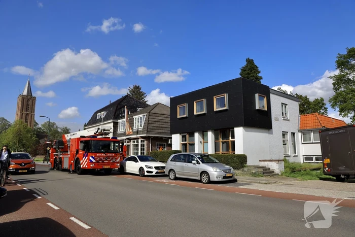 Dakrand komt los door harde wind