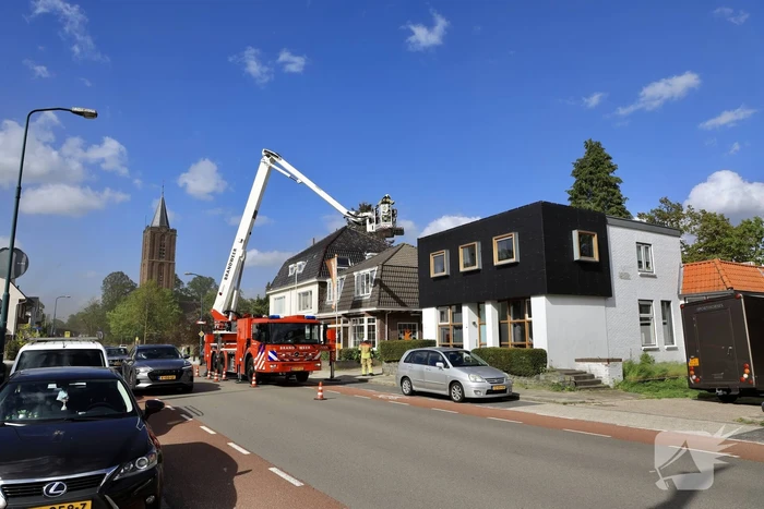 Dakrand komt los door harde wind