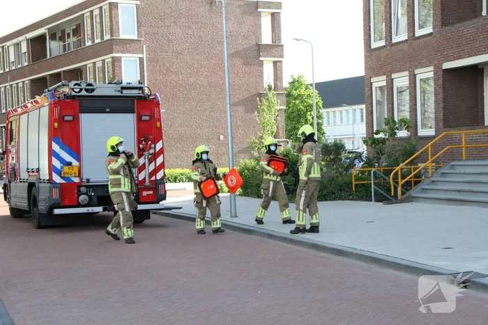Stuk schoorsteen raakt los door harde wind